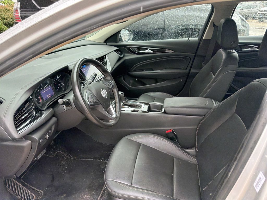 buick regal tourx 2019 W04GV8SX2K1020301 image buick regal tourx 2019 W04GV8SX2K1020301 image